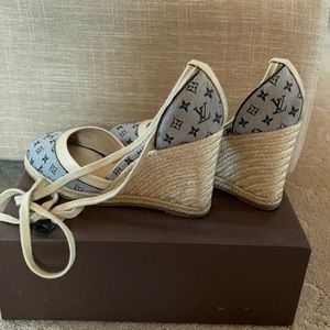 Louis Vuitton size 38.5 espadrille wedges with blue monogram